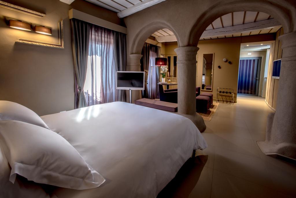 Uve Rooms&Wine Bar La Morra Zimmer foto