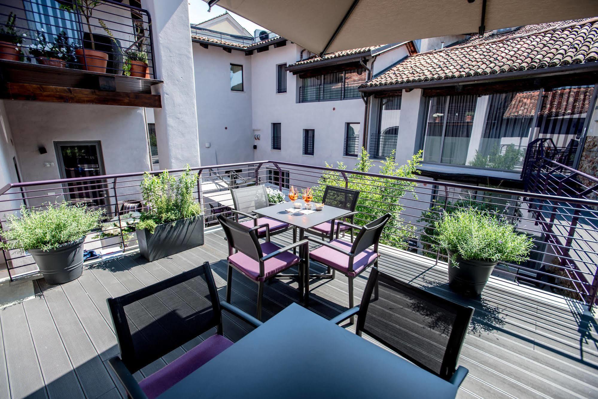 Uve Rooms&Wine Bar La Morra Exterior foto